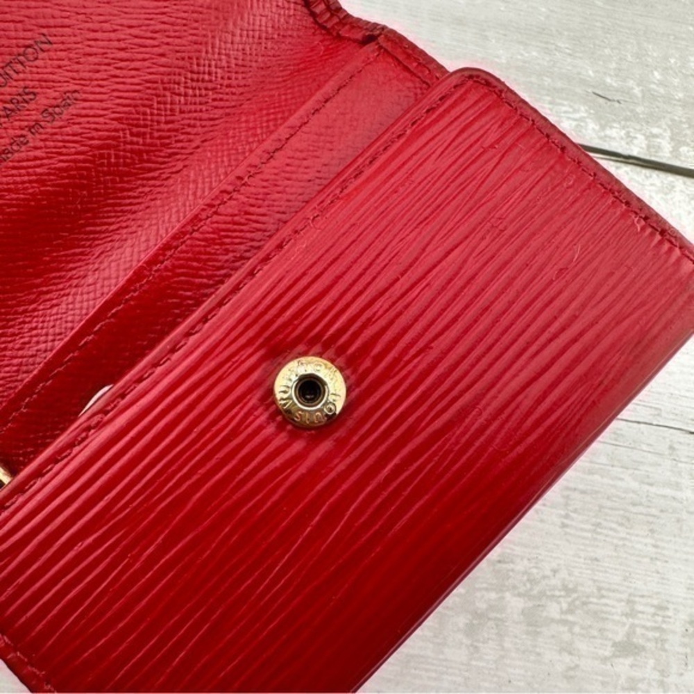 AUTHENTIC Louis Vuitton key holder. Previously owned. Red. - Picture 5 of 16